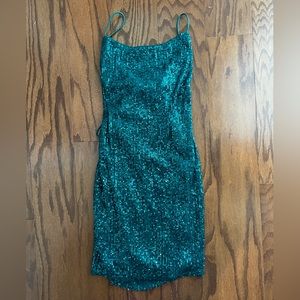 Lulus sparkly green mini dress. Size medium.